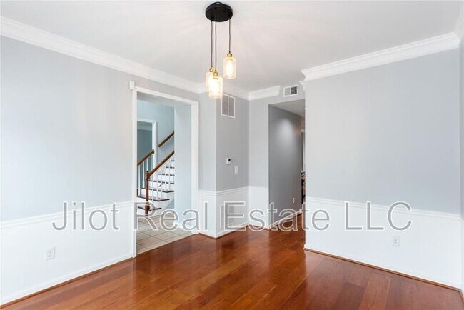 Foto del edificio - 483 Mountain Oaks Pkwy