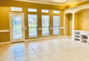 Oversized Living Room! - 10212 N 12th St