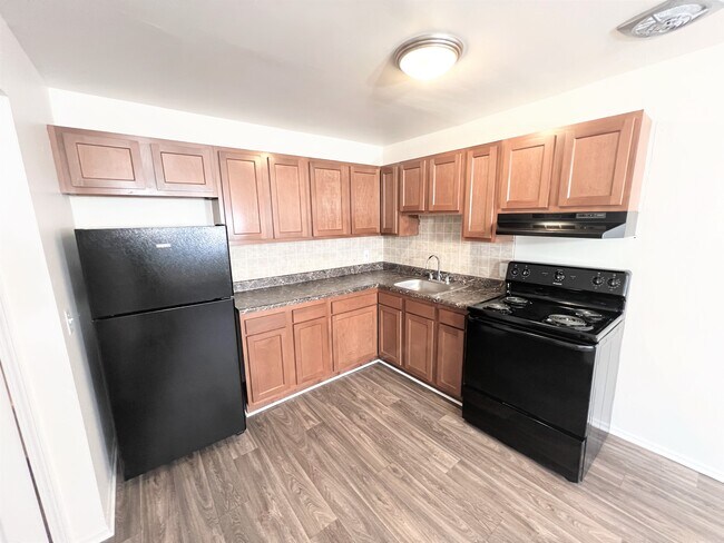 3 BR - Cocina - Taylor Park Townhomes