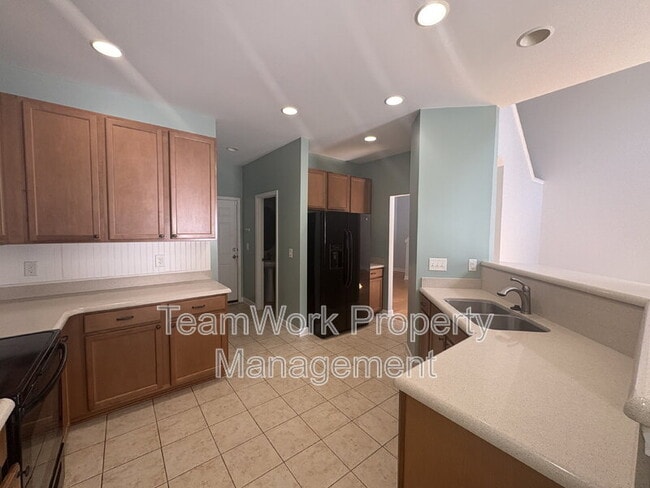 Foto del edificio - 102 Maywood Drive