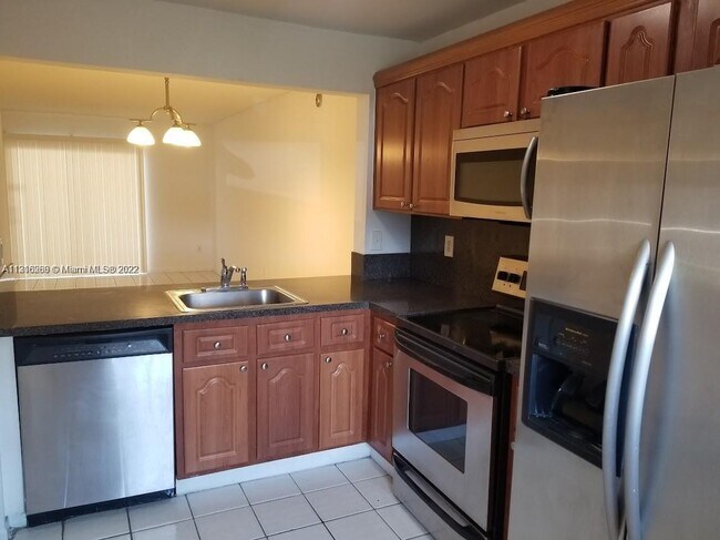 Foto del edificio - 20800 NE 8th Ct