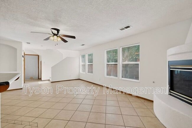 Building Photo - 1700 Violetas Rd NW