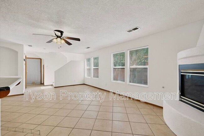 Foto del edificio - 1700 Violetas Rd NW