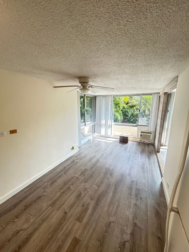 Building Photo - Renovated 2-Bedroom in Makiki – Pet Friendly!