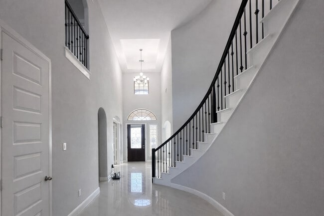 Building Photo - 2406 Trocadero Ln