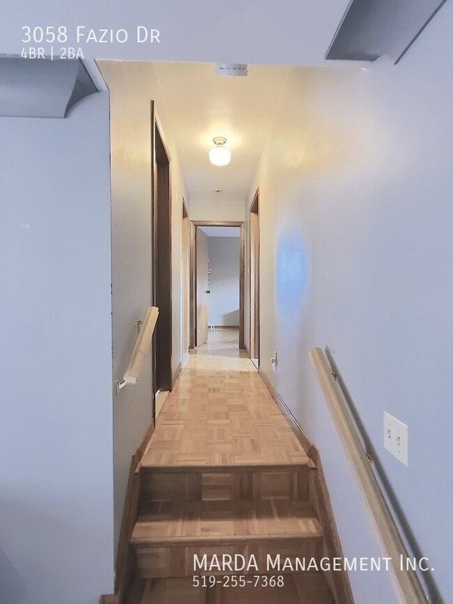 Building Photo - SPACIOUS 4 BED, 2 BATH SPLIT-LEVEL + HYDRO...