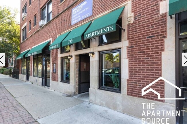 Building Photo - 739 W Belmont Ave