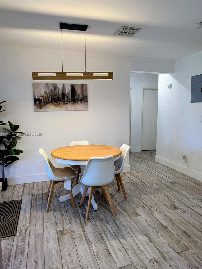 Foto del edificio - 301 NW 51st St