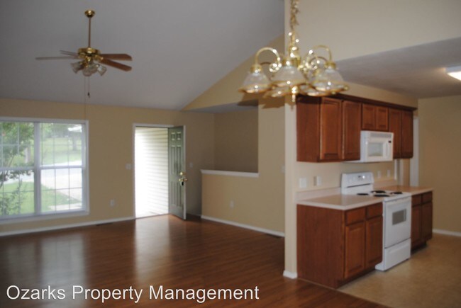 Foto del edificio - 420 Woodland Dr E