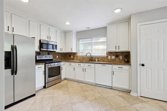 Foto del edificio - 10 Eastwood Pl