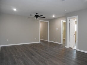 Building Photo - 1547 Greenfield Rd