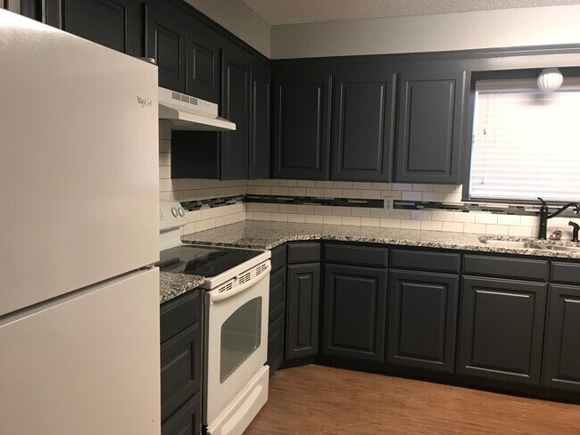 Foto del edificio - 613 E Lynnwood Ln