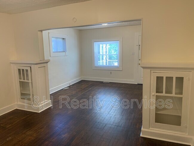 Building Photo - 5408 E Burgess Ave