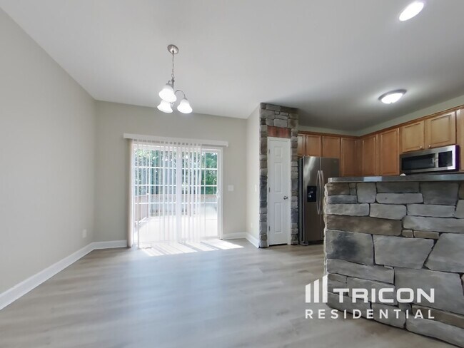 Foto del edificio - 706 Norwood Ct