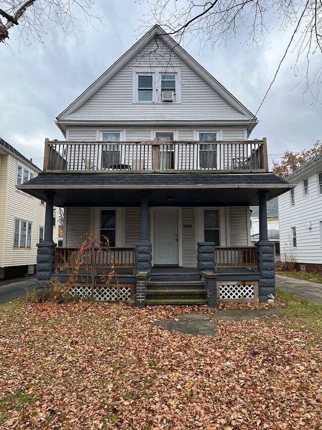 Foto del edificio - 3394 W 100th St