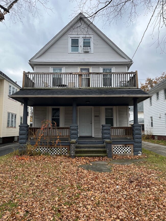 Building Photo - 3394 W 100th St