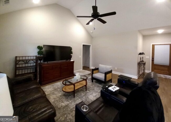 Building Photo - 409 N Main St