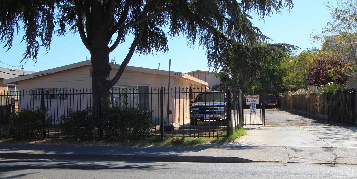 Primary Photo - 345 E Travis Blvd