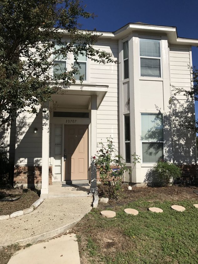 Foto principal - 10707 Rimfire Run Ln