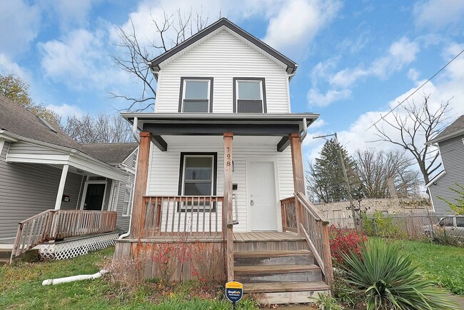 Building Photo - Renovated 3-Bedroom 2-Bathroom House