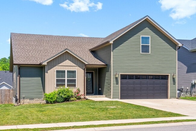 Building Photo - 3 bedroom Pet Friendly Home For Rent Near Needmore Road!