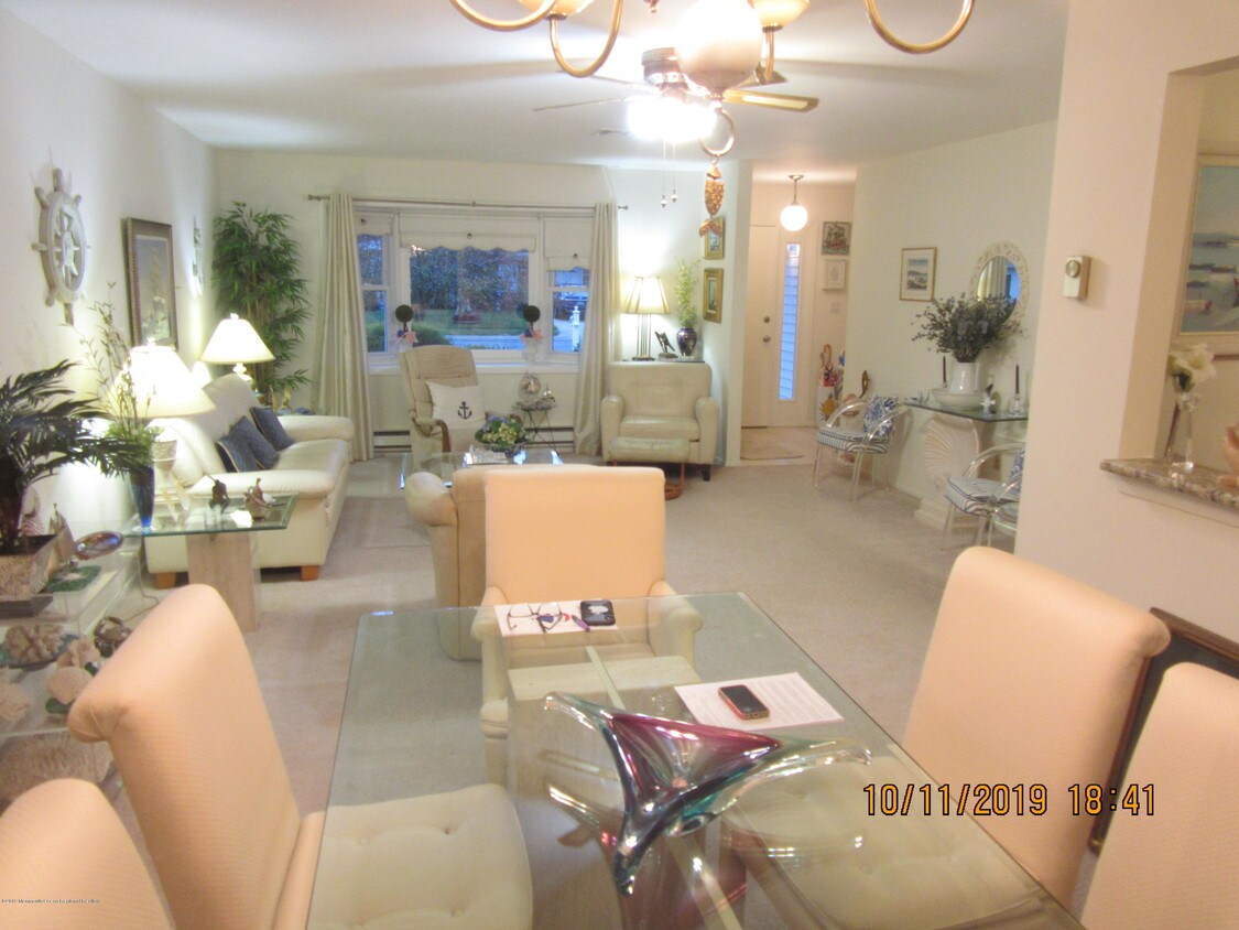 Foto principal - 70 Lauren Ln N