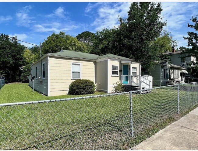 Building Photo - 4 br, 2 bath House - 2104 Evergreen Ave