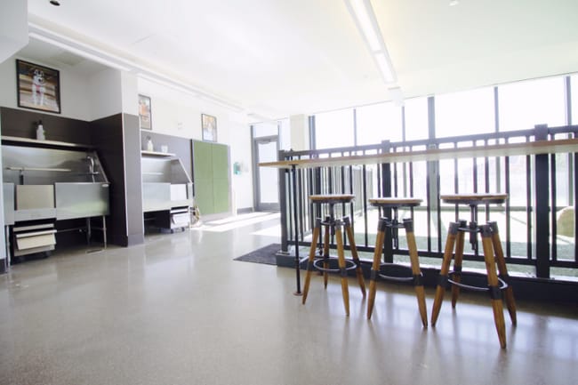 Foto del edificio - 649 W Division St