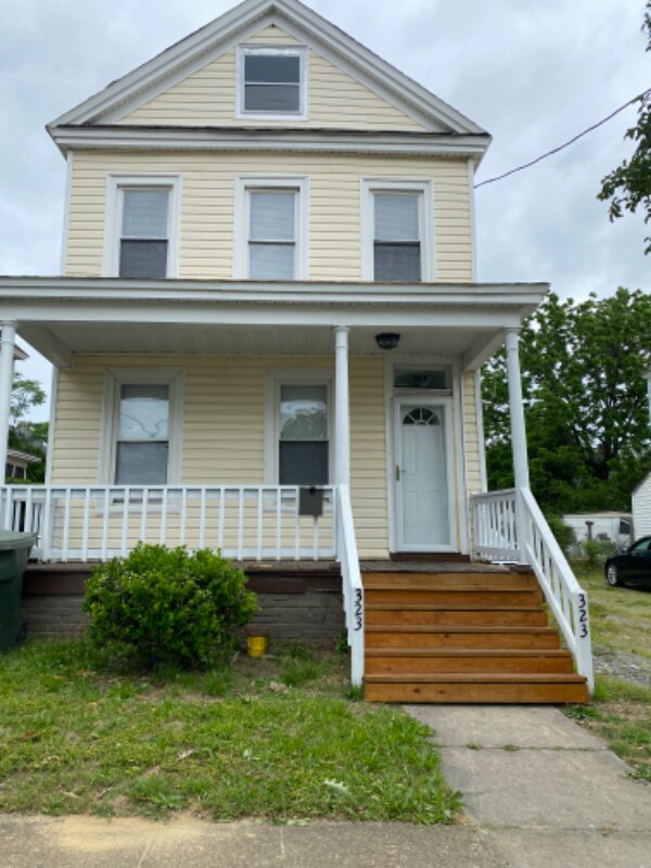 Primary Photo - 323 48th St