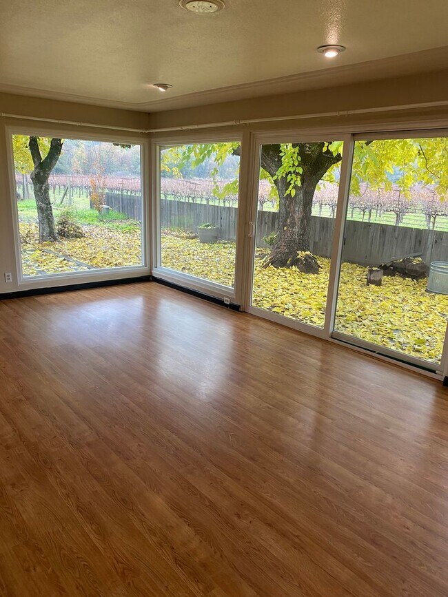 Foto del edificio - 31451 N Redwood Hwy