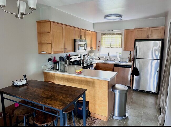 Cocina - 9601 9th View St