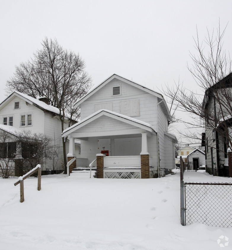 Primary Photo - 1485 Briarwood Ave