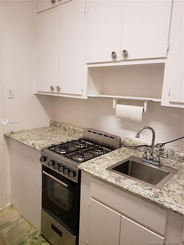 Foto principal - 3620 SW 15th St