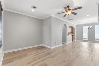 Building Photo - 408 Eichwurzel Ln