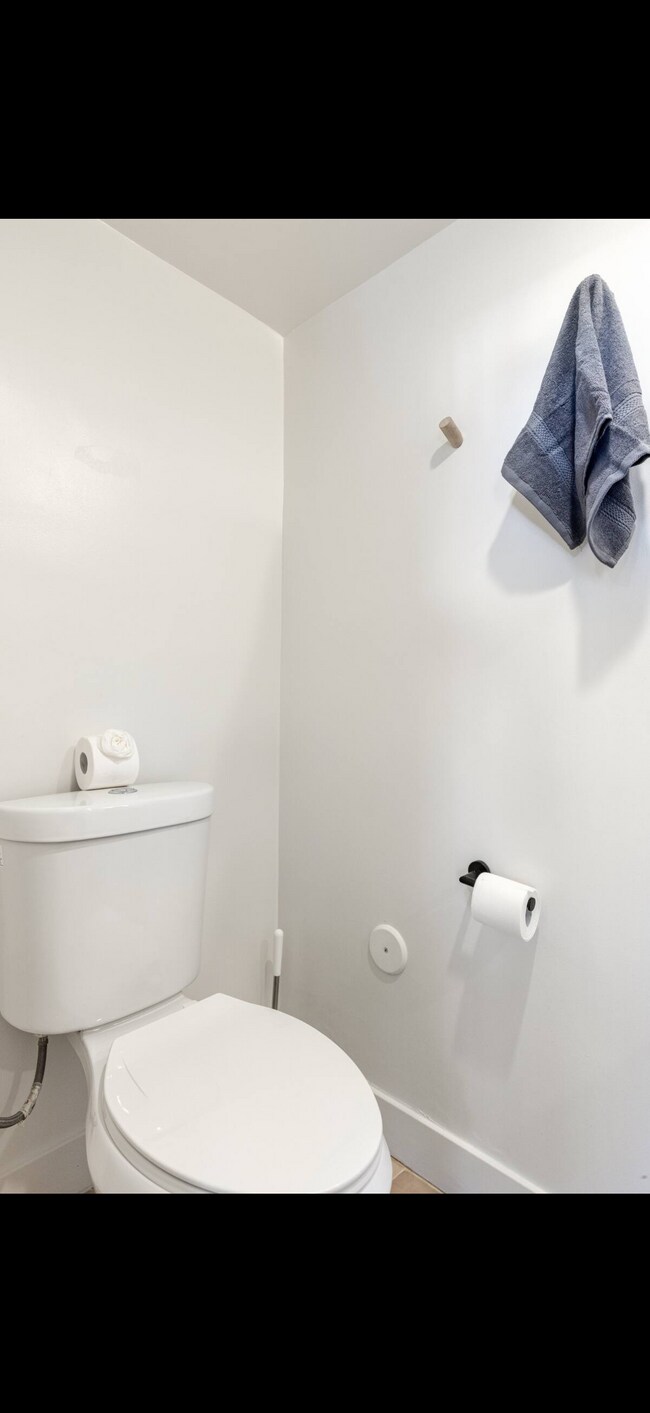 Foto del edificio - 1341 1/2 Lilac Ter