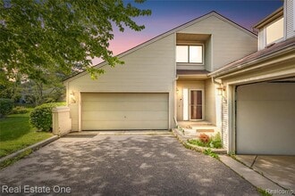 Building Photo - 732 Hamilton Ct