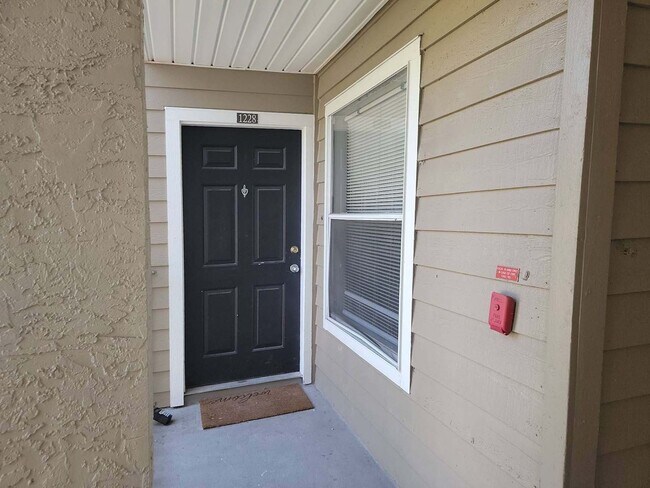 Photo - Charming 2nd Floor -  3/2 Condo in Walden ...