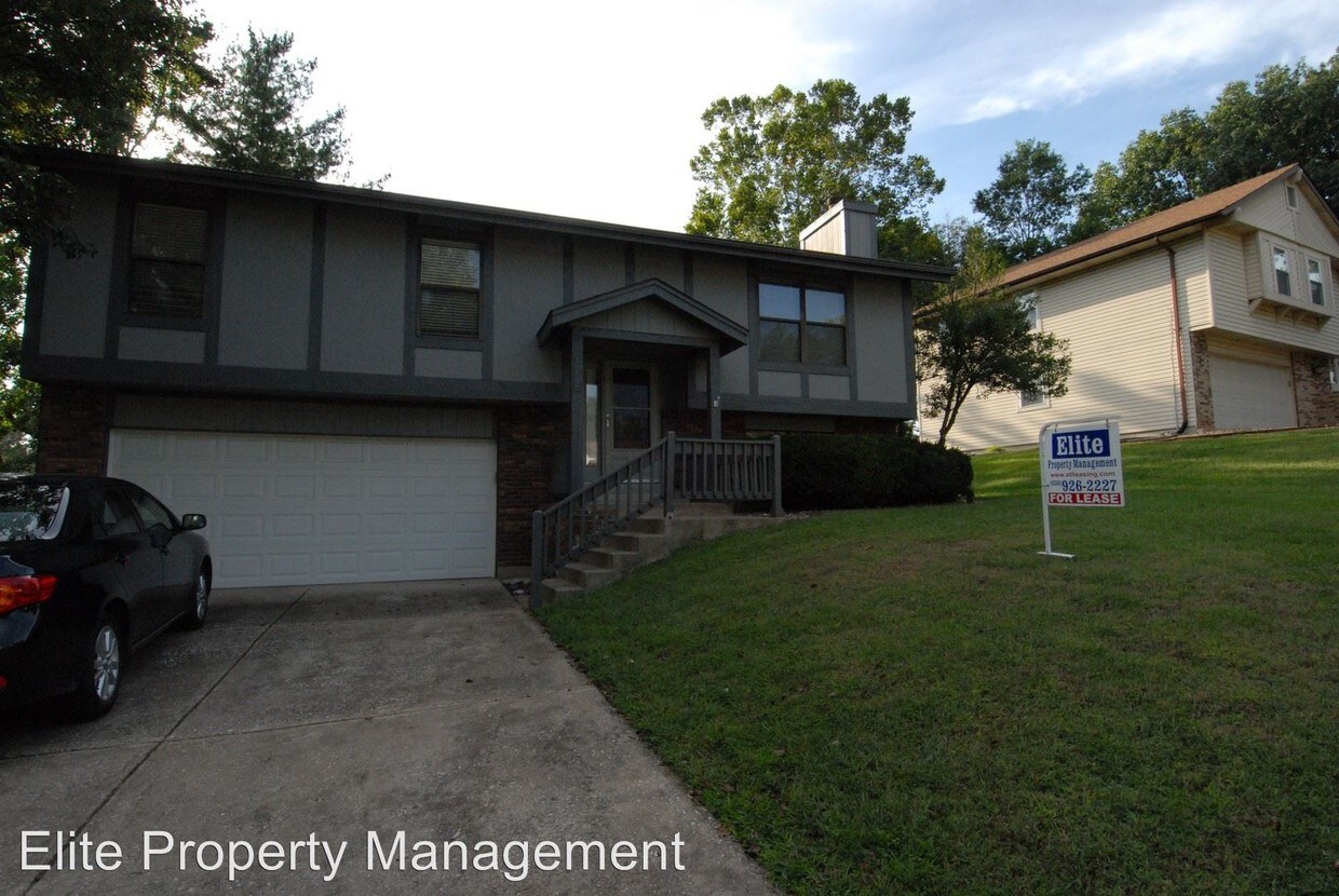 Primary Photo - 3 br, 2.5 bath House - 662 Lakewood Drive