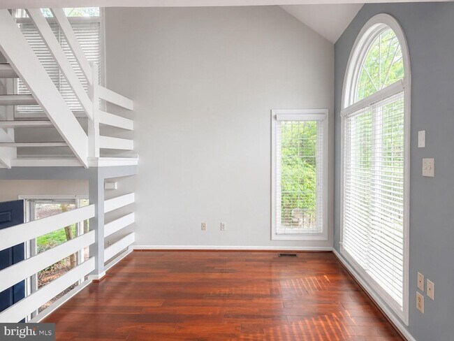 Foto del edificio - 84 Andover Ct