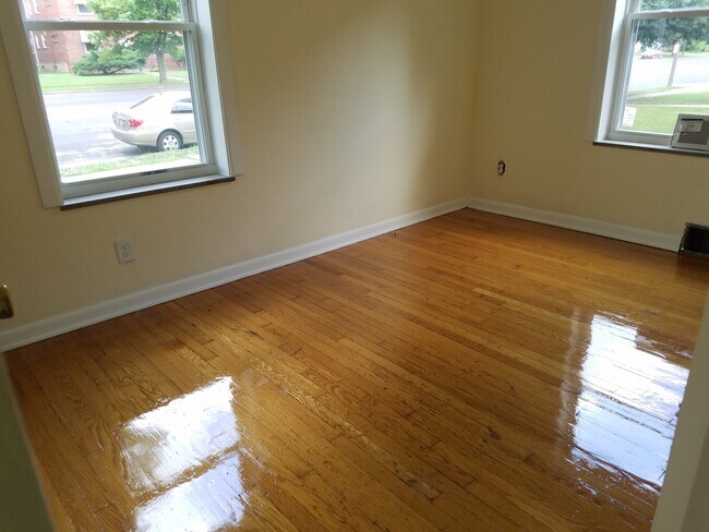 Foto del edificio - 3947 Jamieson Ave