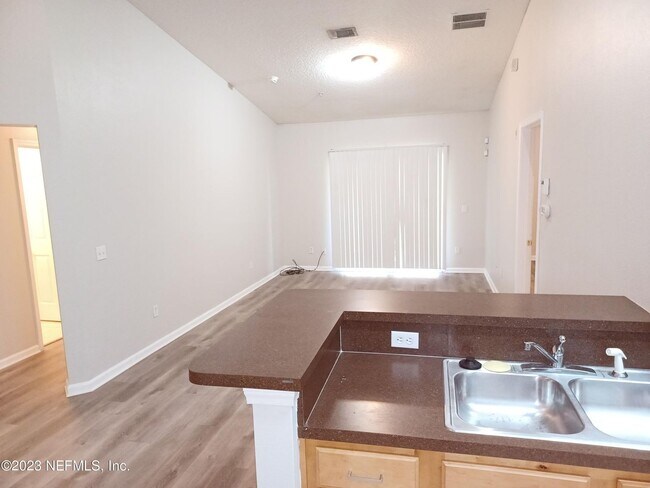 Foto del edificio - 3610 Kirkpatrick Cir