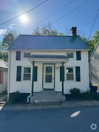 Building Photo - 114 College St