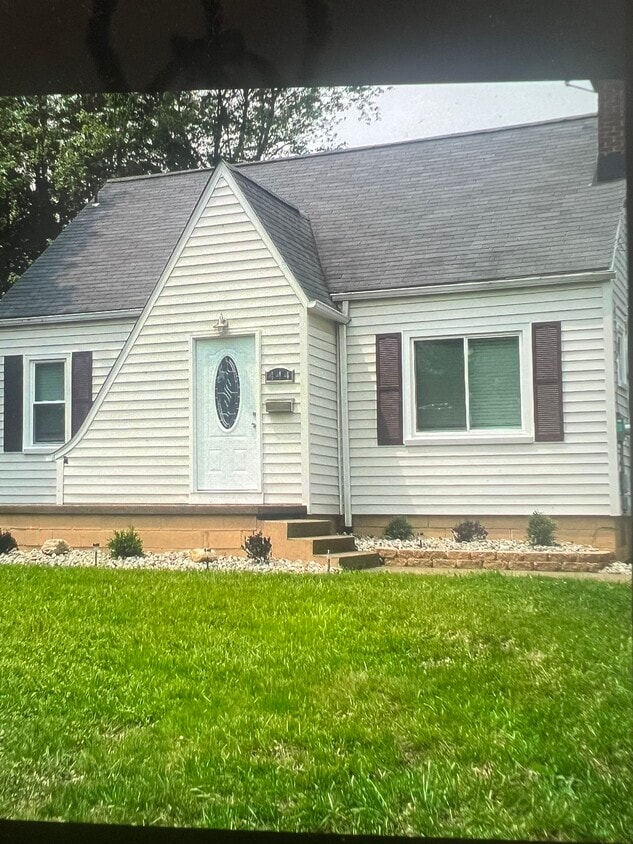Curb appeal - 444 Forest Hill Dr