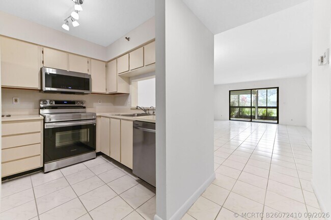 Foto del edificio - 7260 Kinghurst Dr
