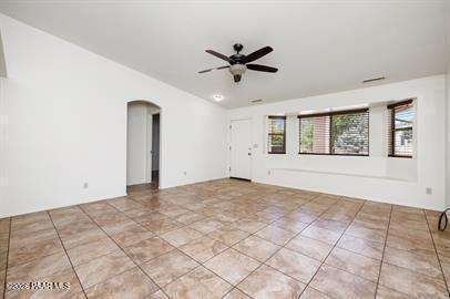 Foto del edificio - 4901 N Reavis Dr