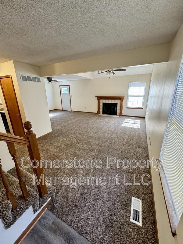 Building Photo - 2515 Crestline Ct