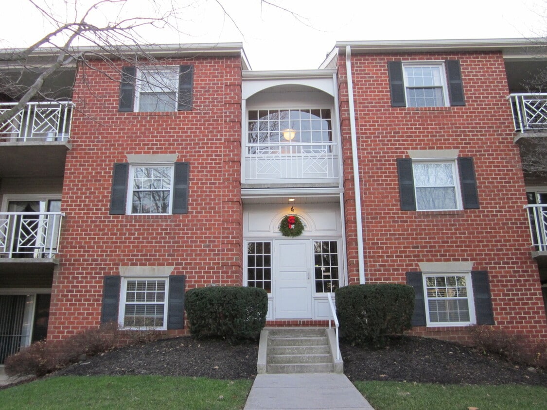 Charming 2 Bedroom/ 2 Bathroom Apartment in Mays Chapel, MD! - Charming 2 Bedroom/ 2 Bathroom Apartment in Mays Chapel, MD!