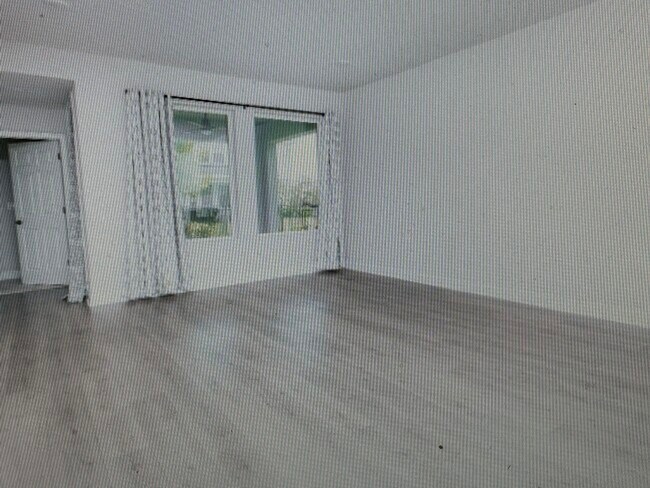 Foto del edificio - 6249 Roadstead Ct