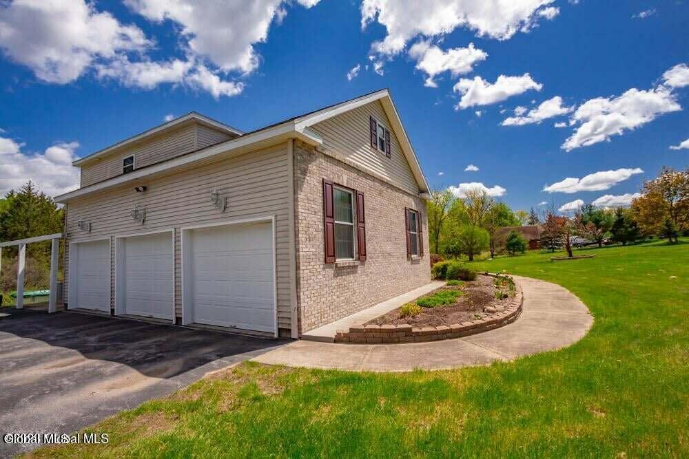 Foto del edificio - 620 Sacandaga Rd
