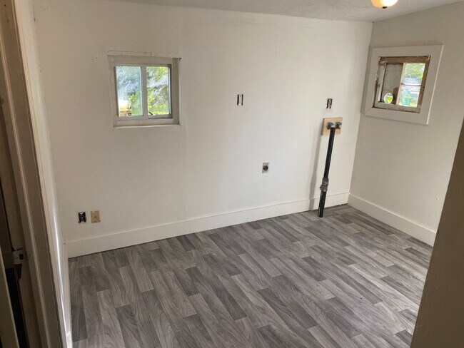 Foto del edificio - Fully Renovated 1 Bedroom Bungalow for Rent
